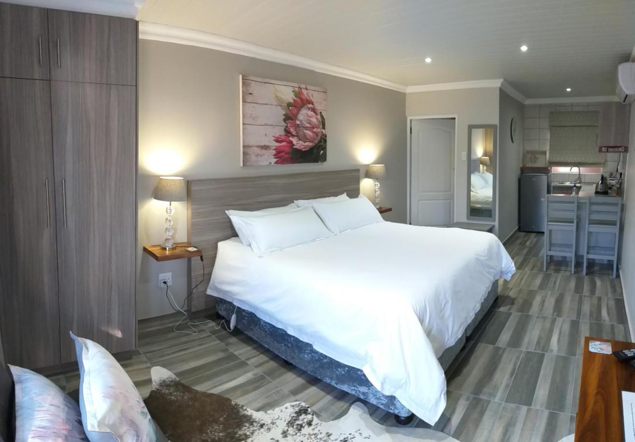 Schnehage Self Catering Bloemfontein Exterior foto